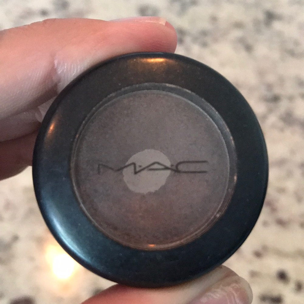 Mac eyeshadow - Picture 2 of 3